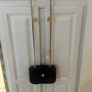 NWT 90s Vintage Field Manor Black Leather Crossbody Purse With Snap Closure